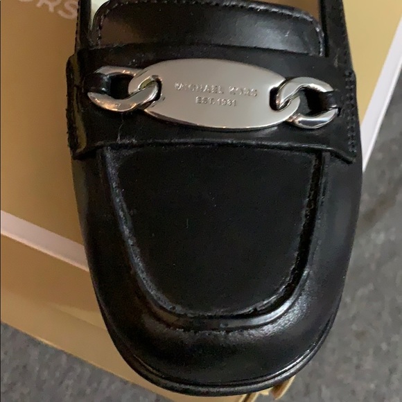 MICHAEL KORS LAINEY MID LOAFER - Picture 2 of 4